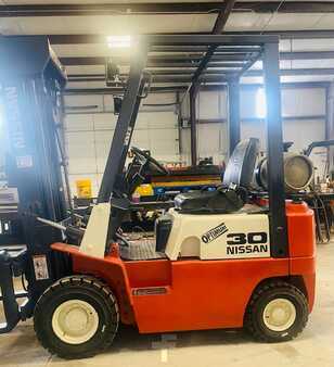 Propane Forklifts 1998  Nissan PJ01A15V (5)