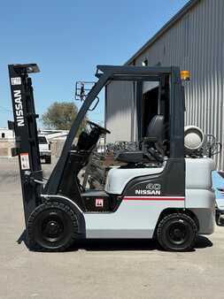 Propane Forklifts - Nissan MP1F1A20LV (2)