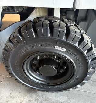 Propane Forklifts - Nissan MP1F1A20LV (8)