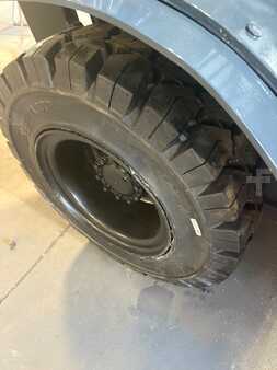 Propane Forklifts - Nissan MP1F1A20LV (9)