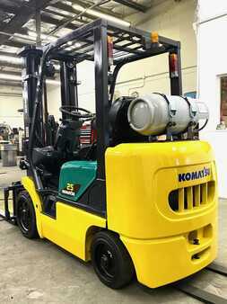 Komatsu FG25ST-12