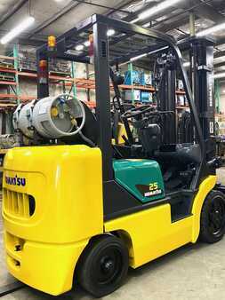 Komatsu FG25ST-12