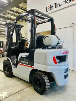Propane Forklifts 2011  Nissan MP1F2A25LV (3)