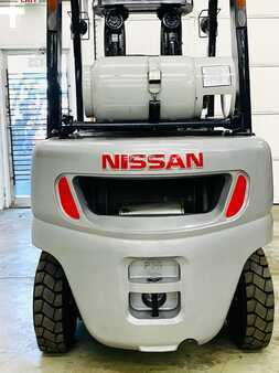 Propane Forklifts 2011  Nissan MP1F2A25LV (7)