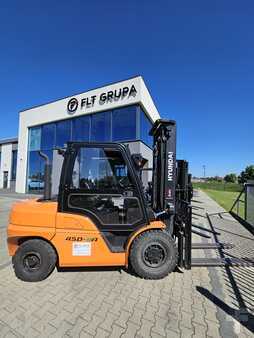 Diesel Forklifts 2014  Hyundai 45D-9A  (2)