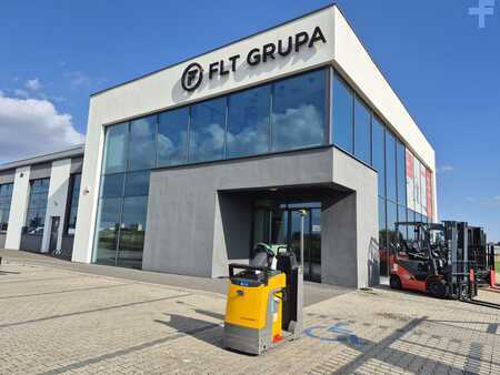 Chariots tracteurs 2017  Jungheinrich EZS 130 (2)