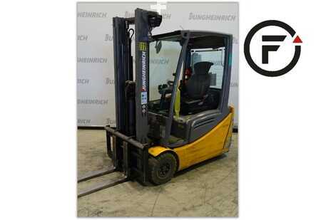 3-wiel elektrische heftrucks 2017  Jungheinrich EFG 216 (1)