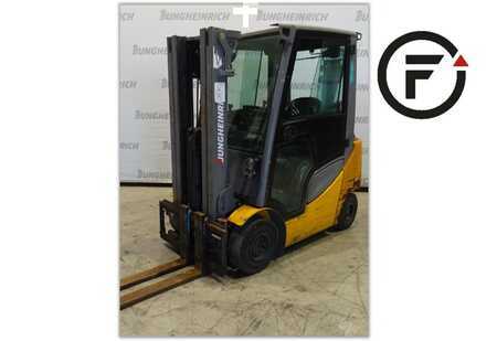 LPG heftrucks 2018  Jungheinrich TFG 320S (1)