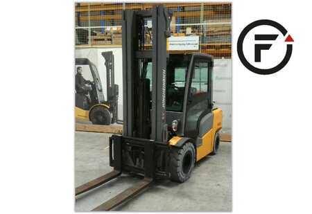 LPG heftrucks 2017  Jungheinrich TFG 430 (1)