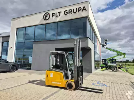 3-wiel elektrische heftrucks 2022  Jungheinrich EFG 220 (2)