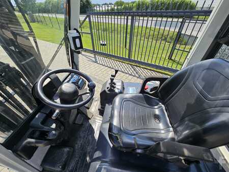 Elektro 4 Rad 2016  Unicarriers JAG1N1L16Q /TX4-16 (4)