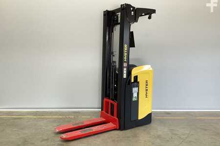 Stacker com assento 2023  Hyster RS1.6 (1)
