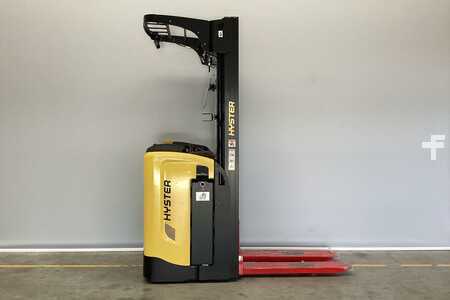 Stacker com assento 2023  Hyster RS1.6 (2)