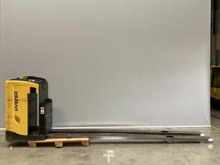 Vysokozdvižný vozík se sedadlem pro řidiče  Hyster RP2.5N/LL (1)