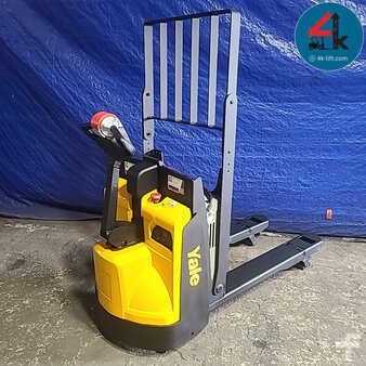 Electric Pallet Jacks 2021  Yale MPB045VG (1)