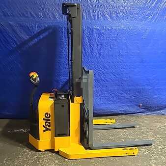 Pallet Stackers 2012  Yale MSW040 (1)