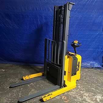 Pallet Stackers 2012  Yale MSW040 (4)