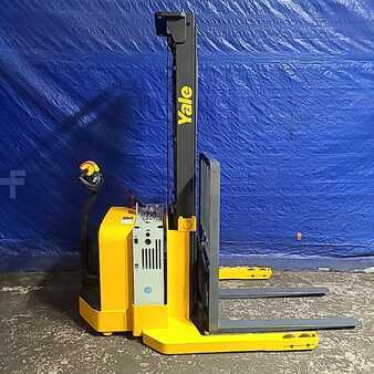 Pallet Stackers 2015  Yale MSW040 (1)