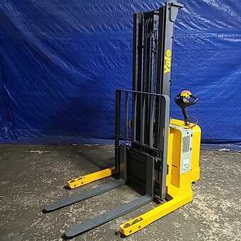 Pallet Stackers 2015  Yale MSW040 (5)