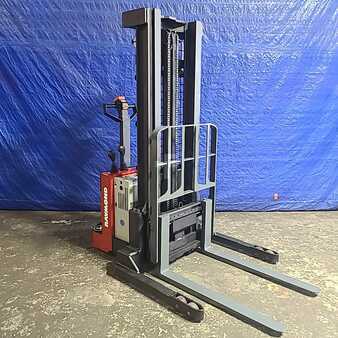 Pallet Stackers 2015  Raymond RSS40 (2)