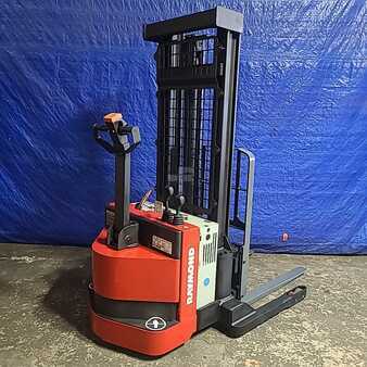 Pallet Stackers 2015  Raymond RSS40 (8)