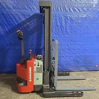 Pallet Stackers 2016  Raymond RSS40 (1)
