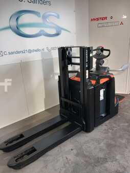 Pallet Stackers 2021  Toyota spe200D (3)