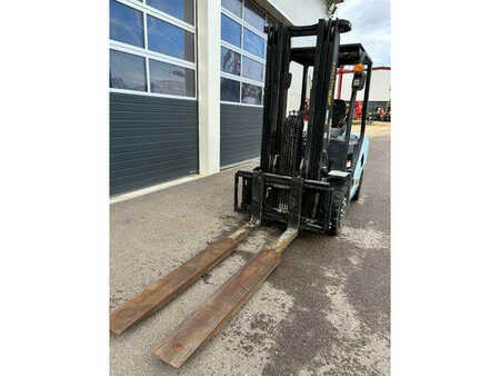 Hyster Yale UT35P Dieselstapler 2500kg, 4800mm, BJ 2019