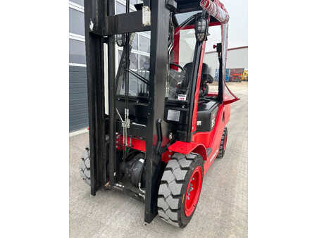 Dieselový VZV 2021  HC (Hangcha) CPCD35 Dieselstapler 3500kg, 4700mm (11)