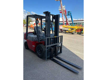 Diesel heftrucks 2025  Plus Power Dieselstapler 2500kg, 3000mm (5)