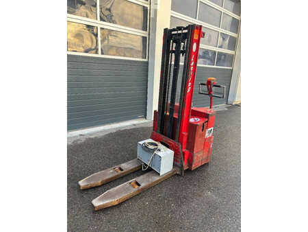 Stapelaars - Lansing Hochhubwagen (3)