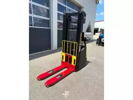 Gerbeurs à conducteur porté assis 2020  Hyster S1.2 Hochhubwagen (7)