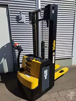 Apilador eléctrico 2017  Yale MS 16 (3)