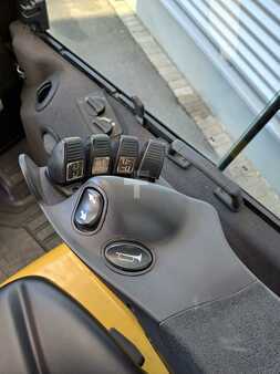 Dieselstapler 2017  Yale GDP 30 VX (5)