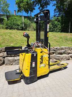 Pallet Stackers 2018  Yale MS12X IL (3)