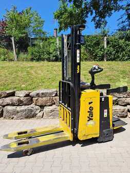 Pallet Stackers 2018  Yale MS12X IL (2)