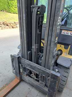 Carrelli elevatori diesel 2019  Yale GDP 30 VX (7)