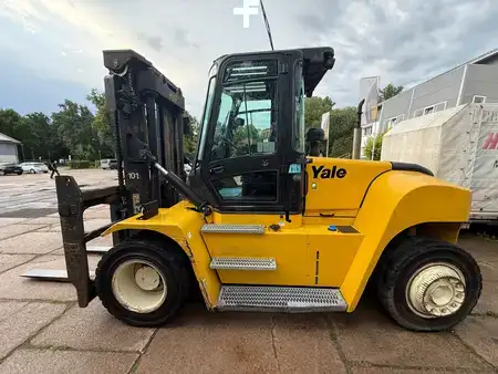 Wózki widłowe diesel 2019  Yale GDP 120 DC (1)