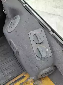 Diesel heftrucks 2019  Yale GDP30 VX (4)