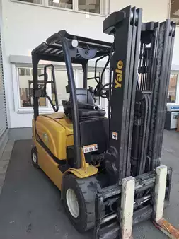 Elektromos 4 kerekű 2020  Yale ERP 30 VL (5)