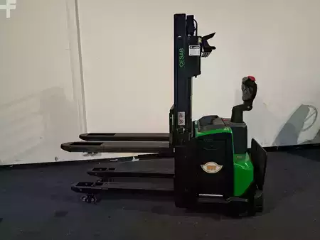 Hochhubwagen 2024  Cesab S 220 D (1)