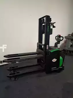 Hochhubwagen 2024  Cesab S 220 D (2)