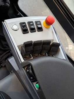 Elektryczne 4-kołowe 2025  Carer A80 SC (7)