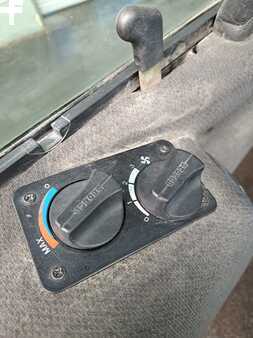 Gas gaffeltruck 2008  Yale GLP 30 VX (8)