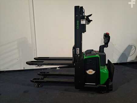 Ruční vysokozdvižný vozík 2024  Cesab S 220 D (1)