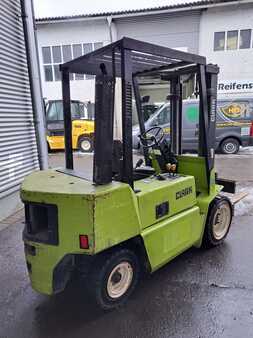 Carrelli elevatori diesel 1990  Clark DPM 30 N (3)