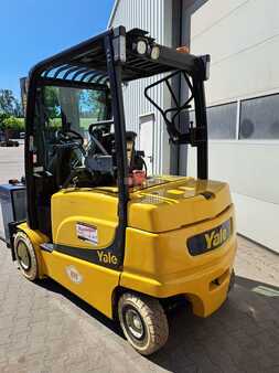 4-wiel elektrische heftrucks 2016  Yale ERP35 VL (5)