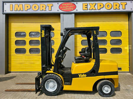 Diesel Forklifts 2013  Yale GDP35VX (1)