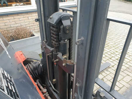 Diesel Forklifts 2012  Linde H30D-05 (10)