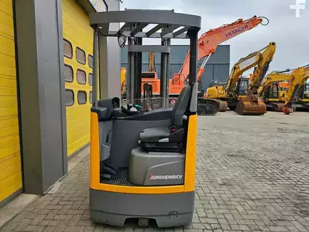 Chariots à mât rétractable 2018  Reachtruck Jungheinrich ETV112 (4)